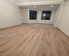 Satılır Yeni Tikili Azadlıq m., 8-ci mikrorayon, Binəqədi r.