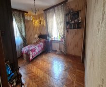 Satılır Köhnə Tikili Elmlər akademiyası m., Yasamal r.