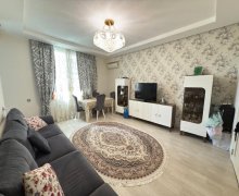 Satılır Yeni Tikili 8-ci mikrorayon, Binəqədi r.