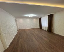 Satılır Köhnə Tikili Nizami m., Yasamal r.