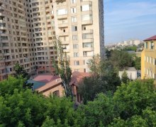 Satılır Köhnə Tikili Azadlıq m., 7-ci mikrorayon, Binəqədi r.