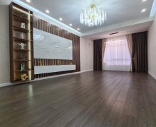 Satılır Yeni Tikili Azadlıq m., 8-ci mikrorayon, Binəqədi r.