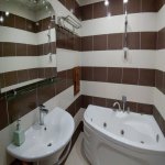 Посуточно 3 комнатная Новостройка, м. 28 Мая метро, Насими район 11