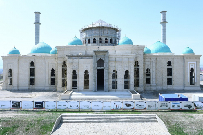 Naxçıvanda böyük məscid kompleksinin tikintisi başa çatır