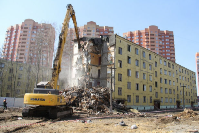 Bakıda yeni ərazidə söküntü işlərinə başlanılıb - 1 KVADRATMETRƏ 2500-3000 MANAT